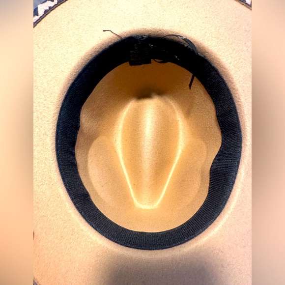 Women’s leopard print hat, new with tags. - Picture 3 of 3